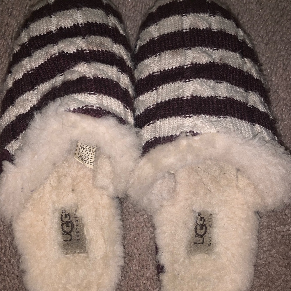 Ugg slipper maroon and white knit